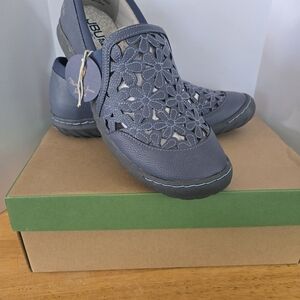 JBU Women's Blue Floral Cutout Slip-On Flats